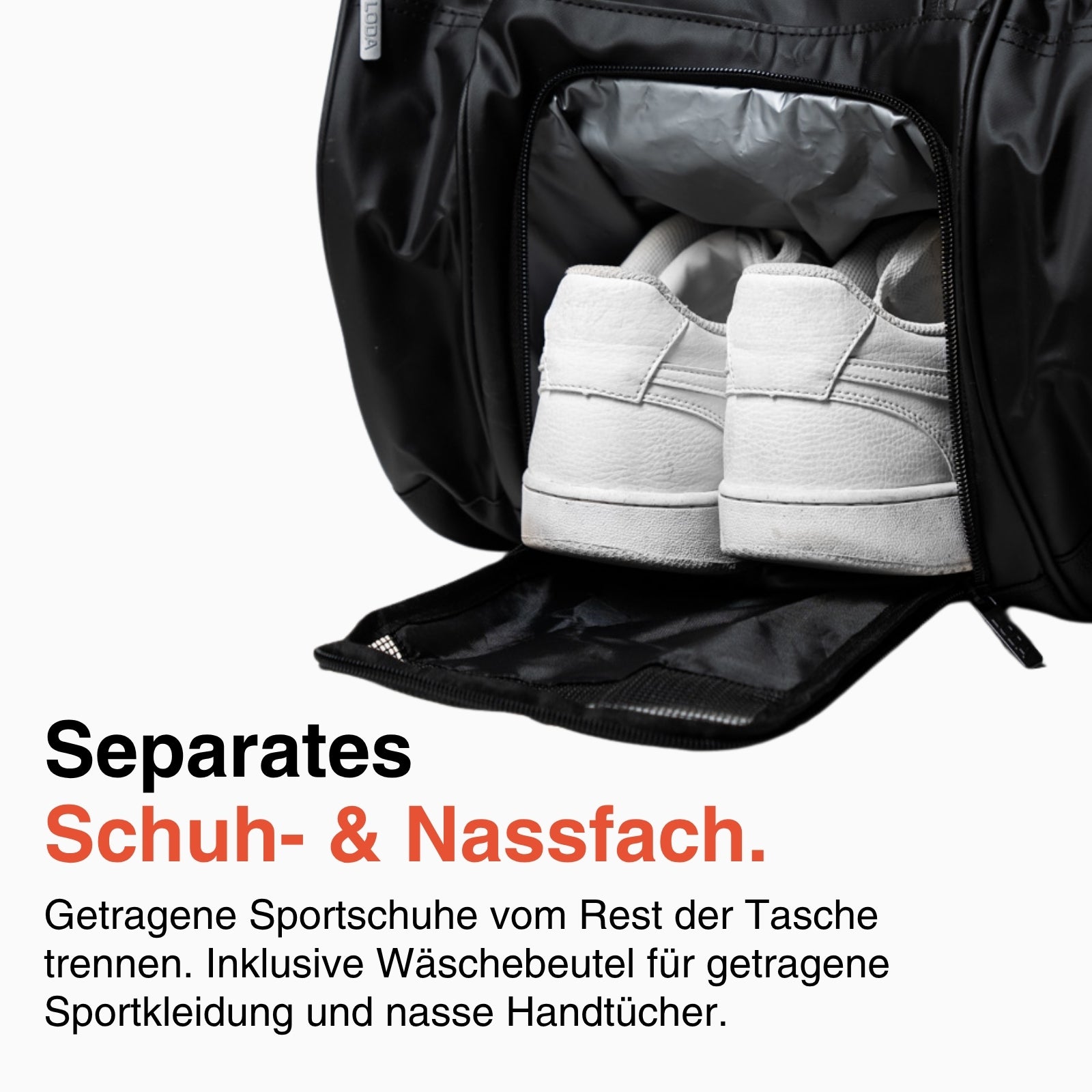 Die LODA sports LODA Racket Pro verfügt über ein separates Turnschuhfach und Rucksackträger, wie auf dem Foto mit weißen Turnschuhen zu sehen - ein innovatives Design, das diese Tennistasche hervorhebt.